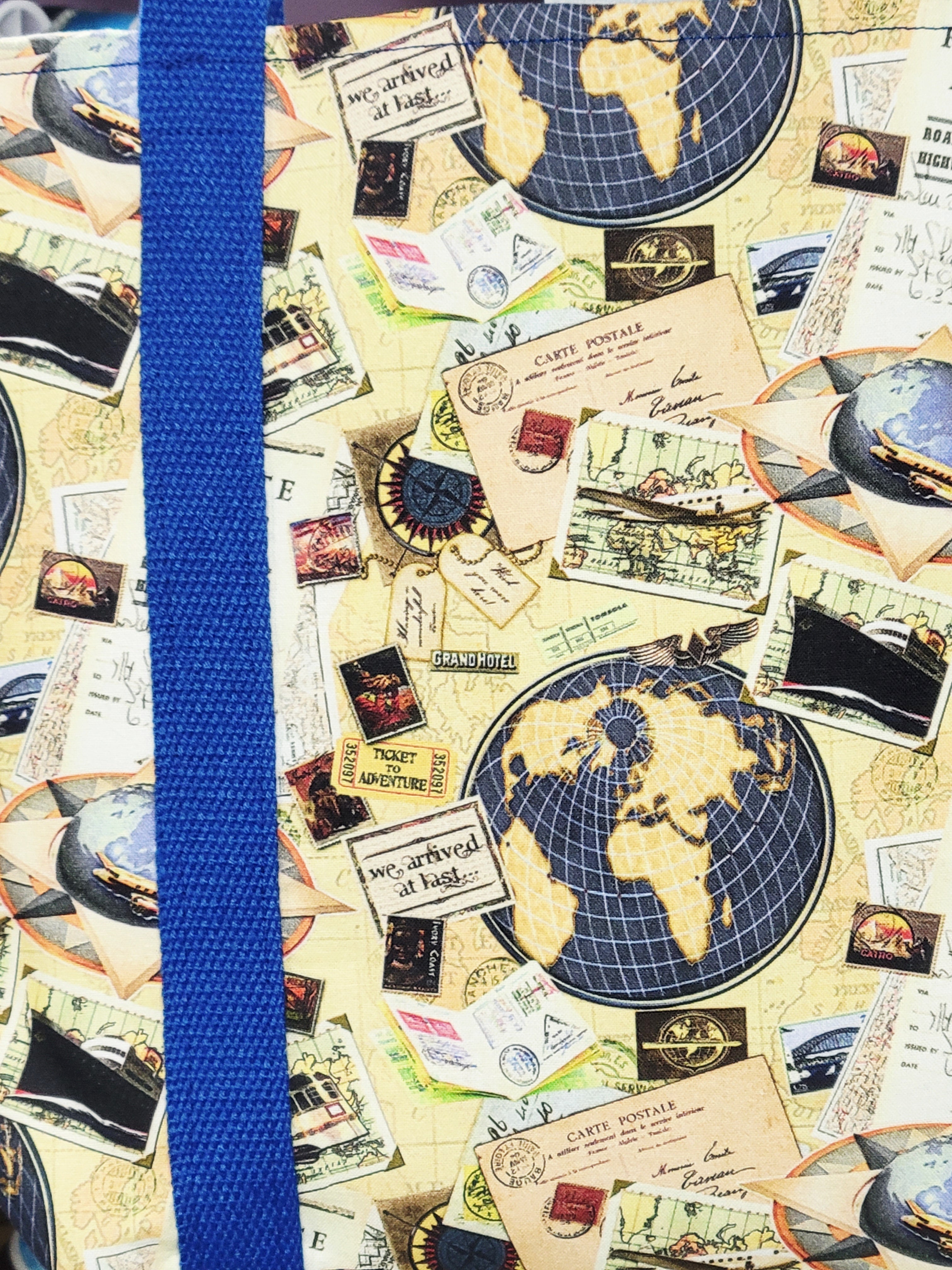 World travel tote