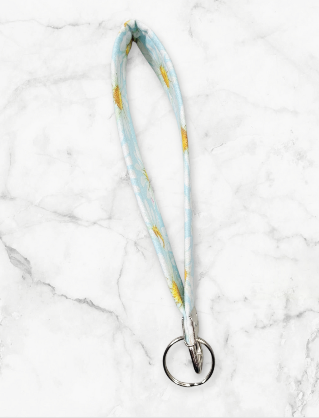 Daisy wristlet keychain