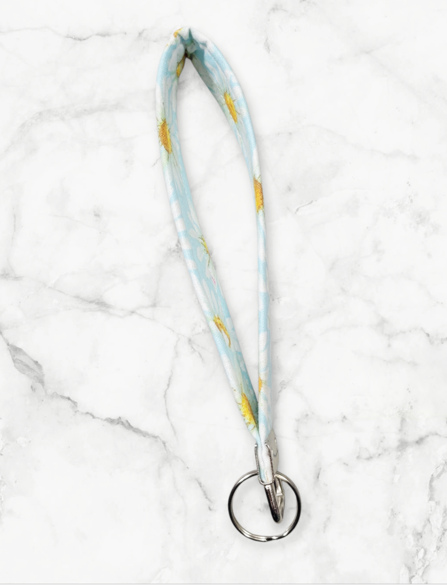 Daisy wristlet keychain