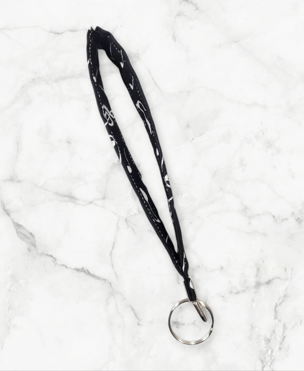 Music notes wristlet keychain